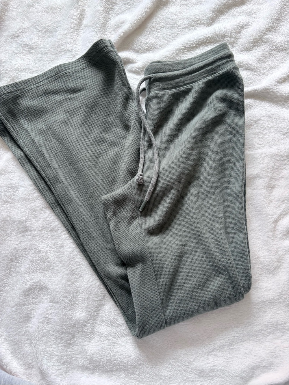 Aritzia Sunday Best Waffle Knit Lounge Pants - Sage Green